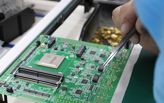 在金融發(fā)展領(lǐng)域，嵌入式主板有什么優(yōu)點？